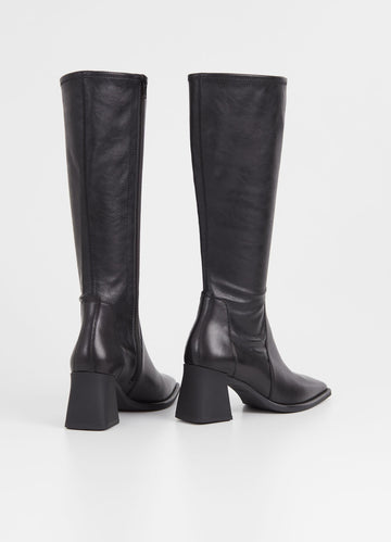 5602 Hedda - Black