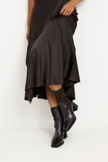 5602-302 Hedda - Chocolate