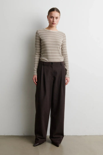 Flyra O-Neck Tee - Demitasse