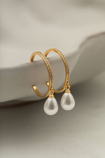 Fine Pave Peardrop Pearl Mid Size Hoop - Pale Gold