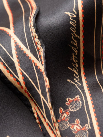 Brombeere Diamond Scarf - Black