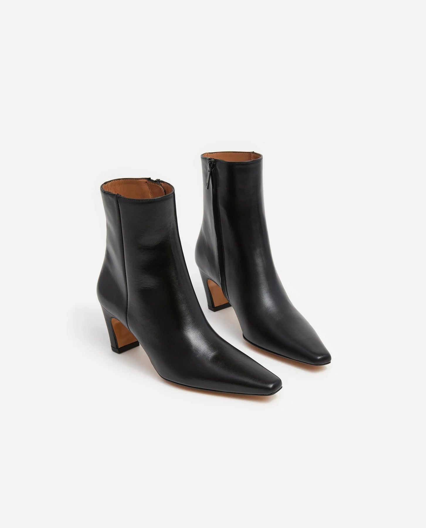 Xena - Leather Black