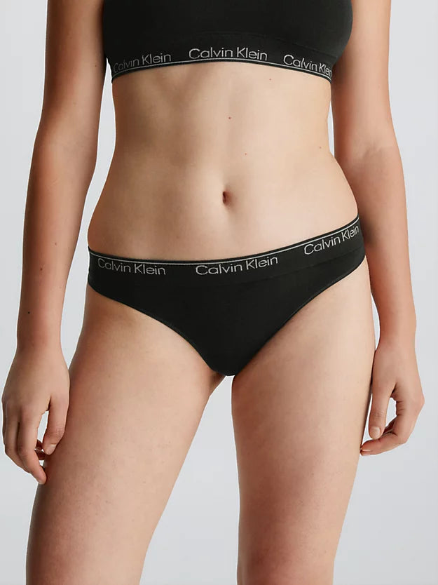 Thong - Modern Seamless Black