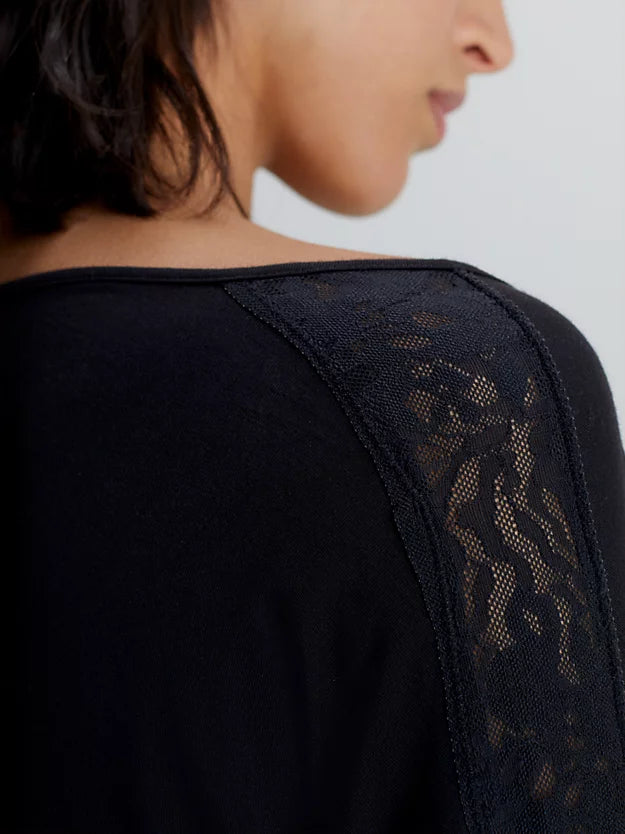 L/S Curve Neck - Black