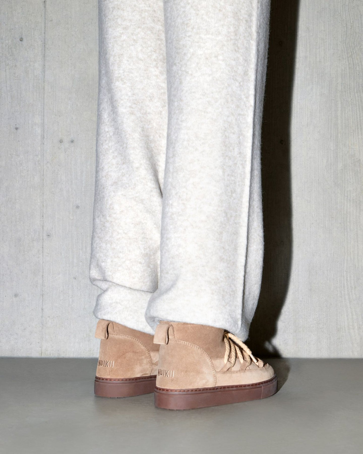 Classic Low - Beige