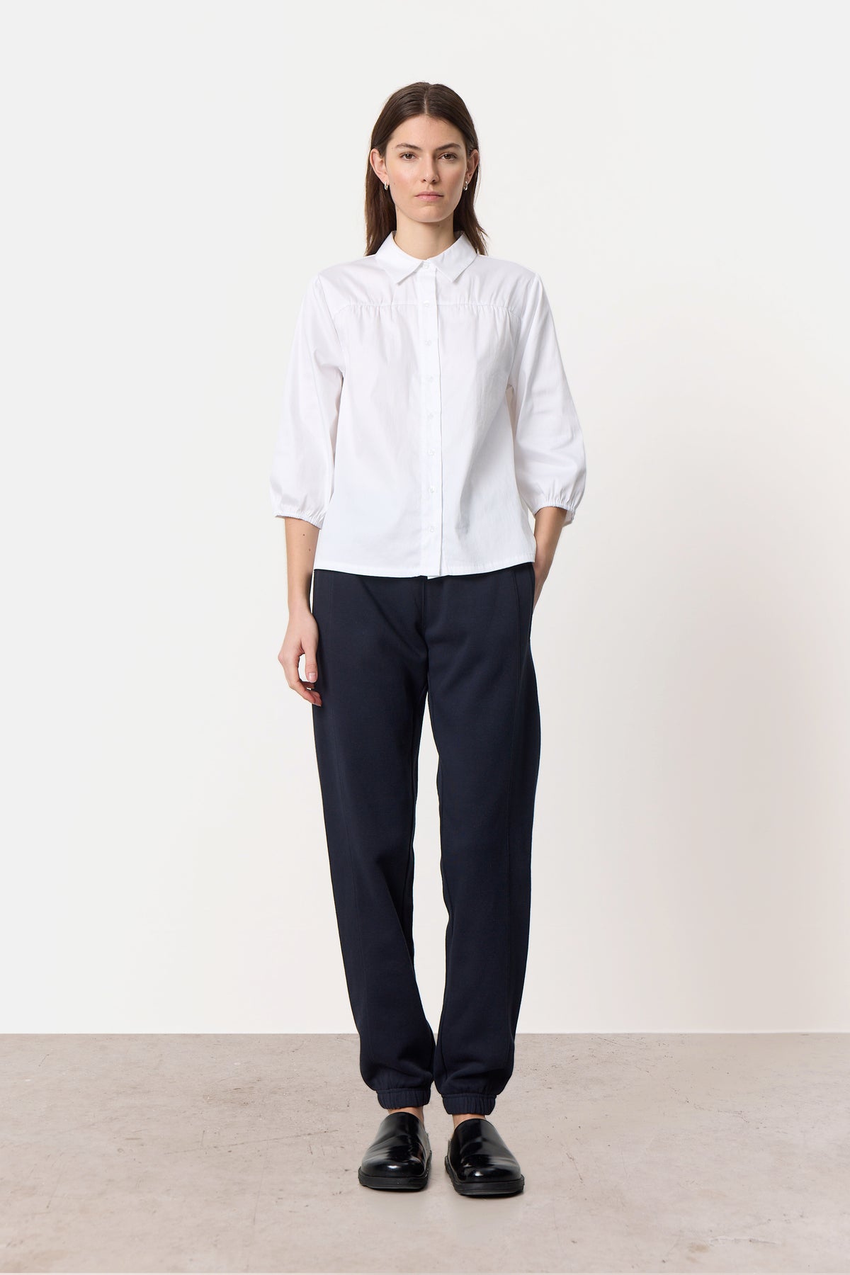 Isla Solid 102 - White