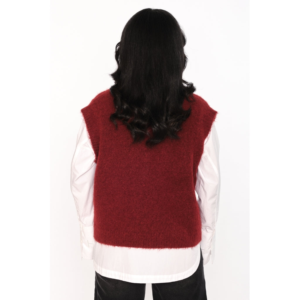 Pernille Vest - Syrah