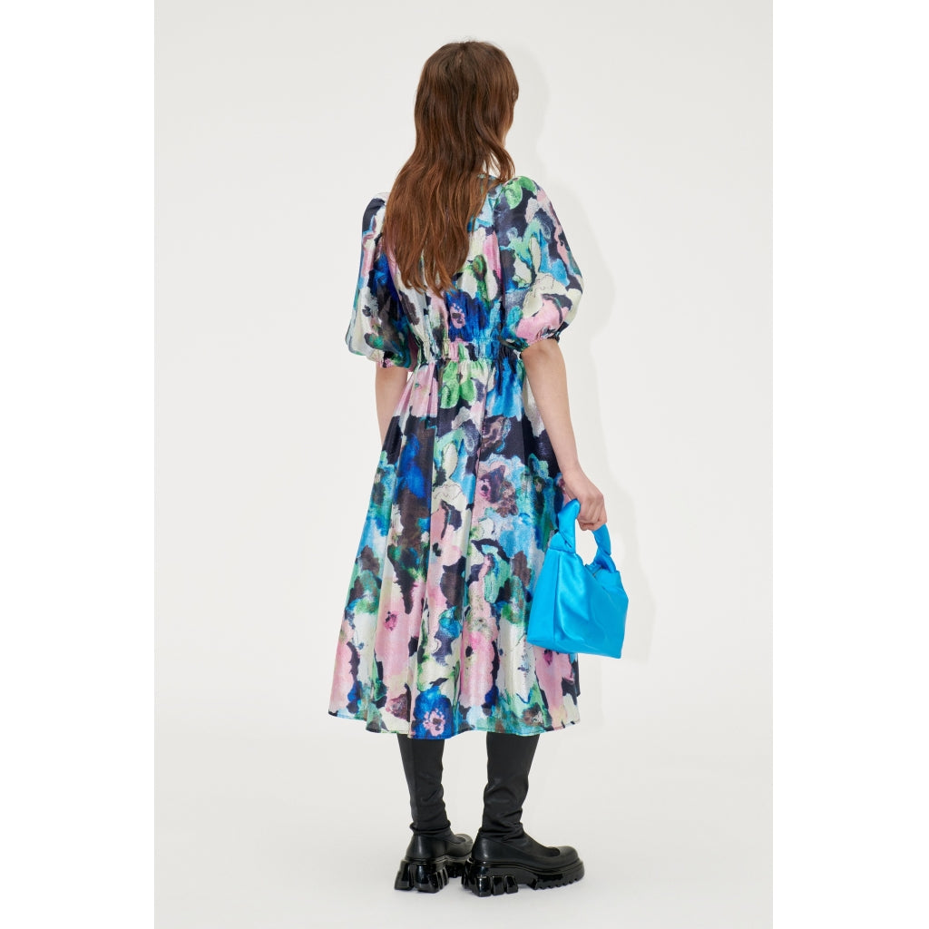 Elizabeth - Frosted Floral Day
