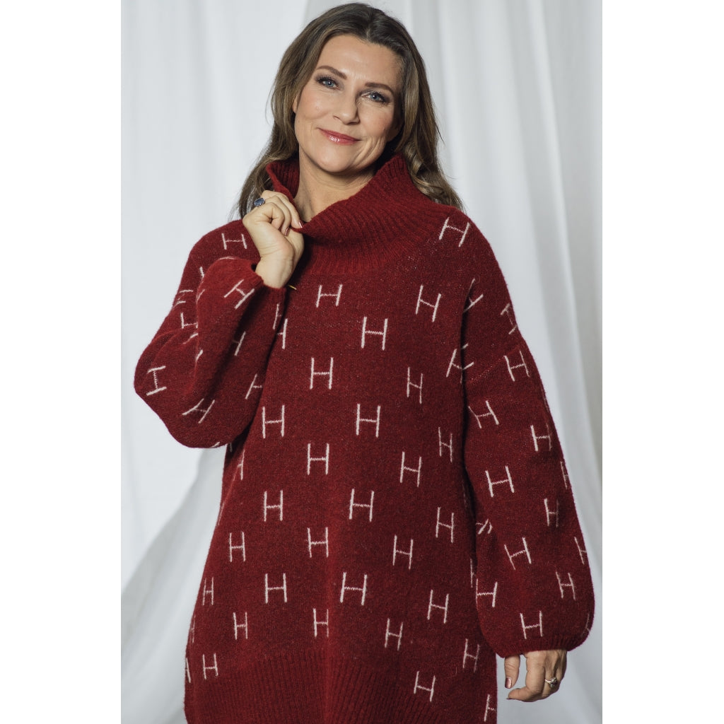 Fam Genser - Red