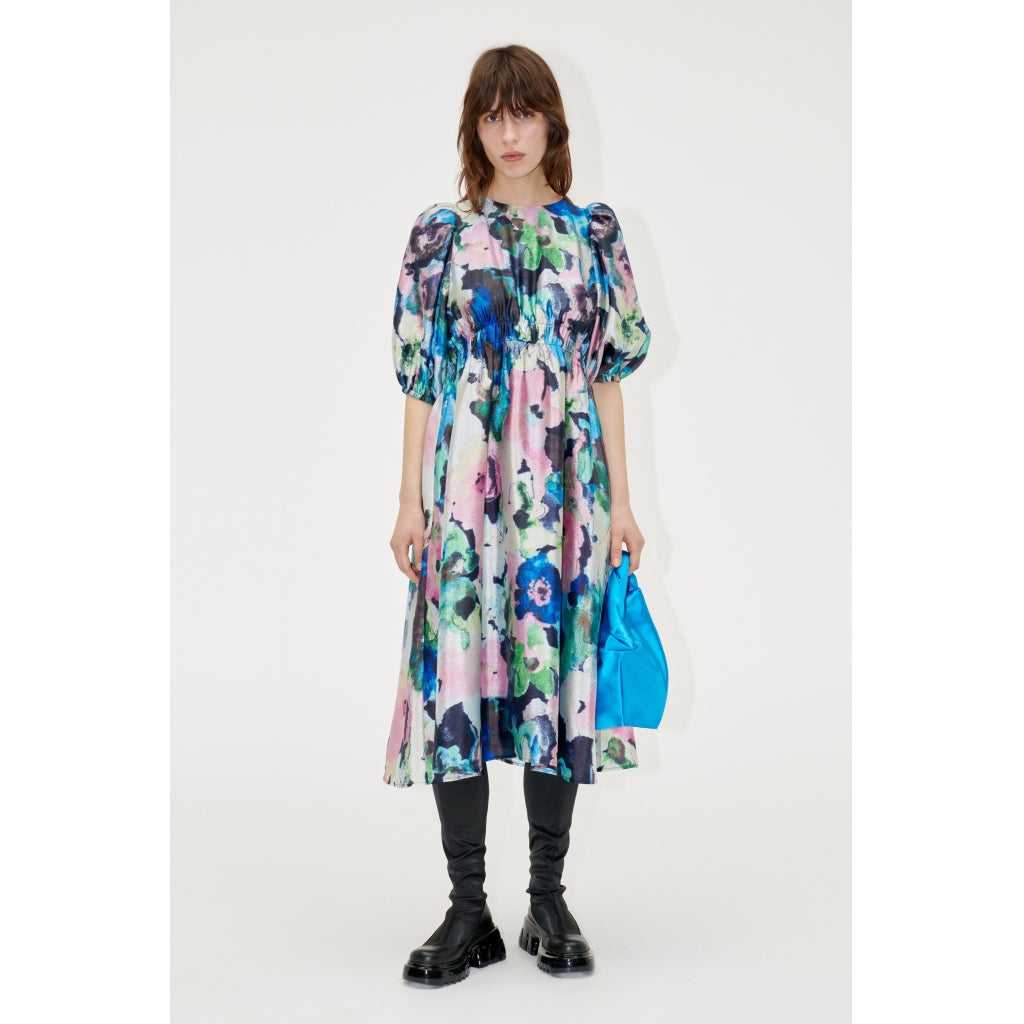 Elizabeth - Frosted Floral Day