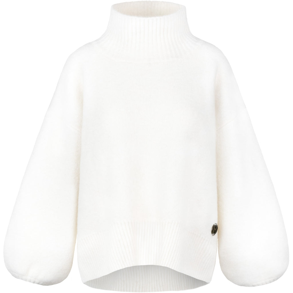 Fam Patch Short Sweater - White Alyssum