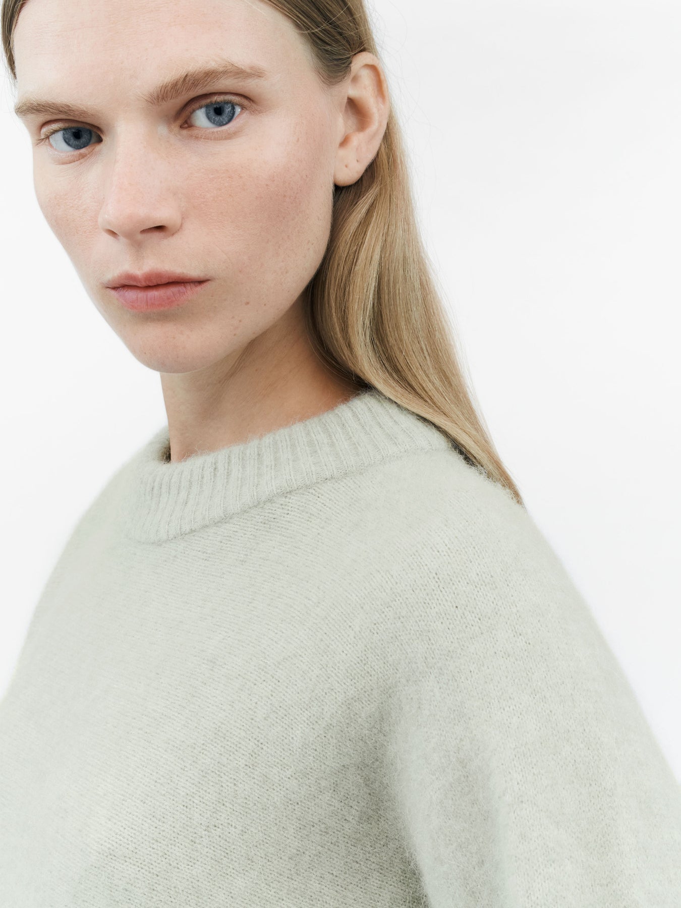 Gwynn A - Mineral Grey