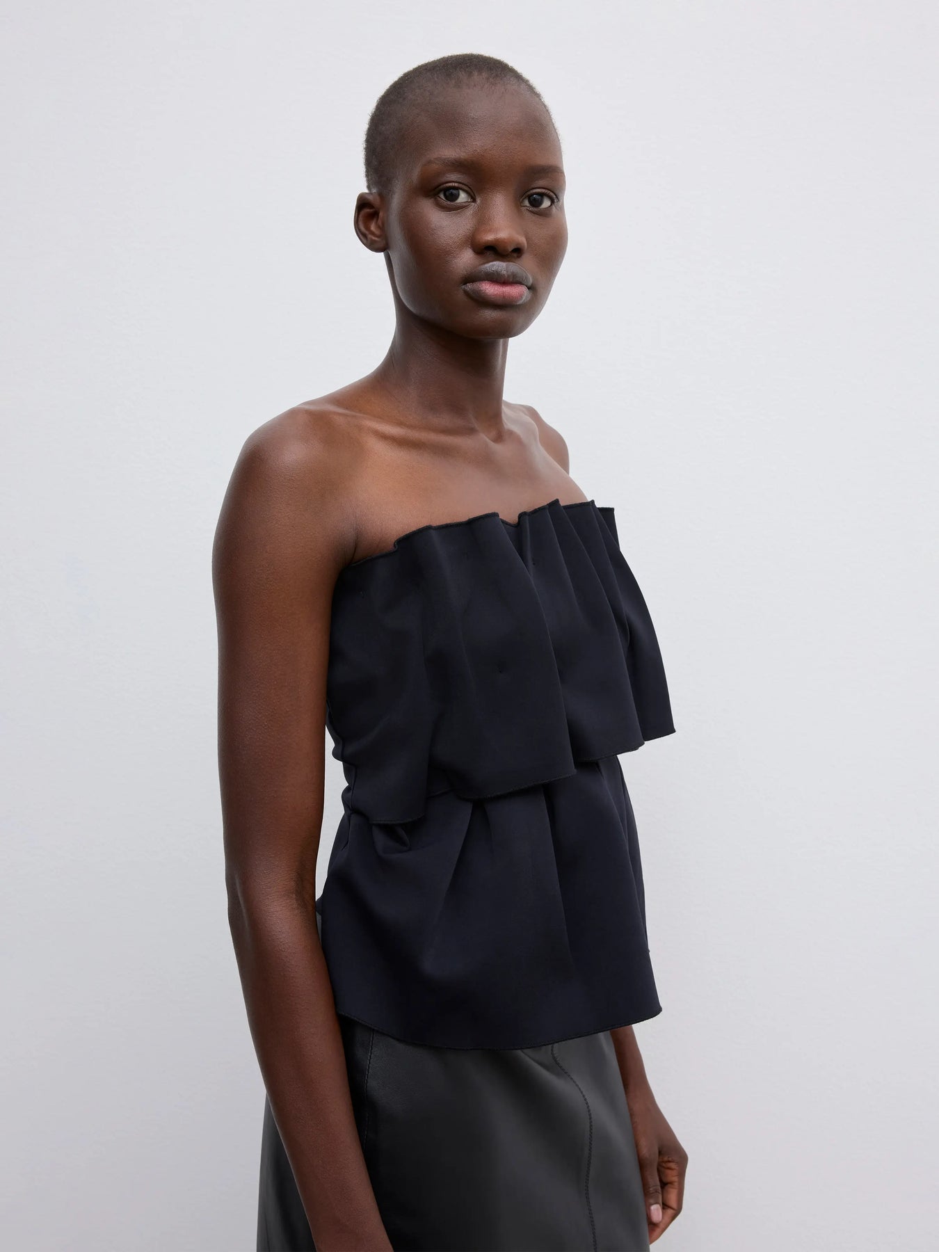 Sculpted Tube Top - Svart