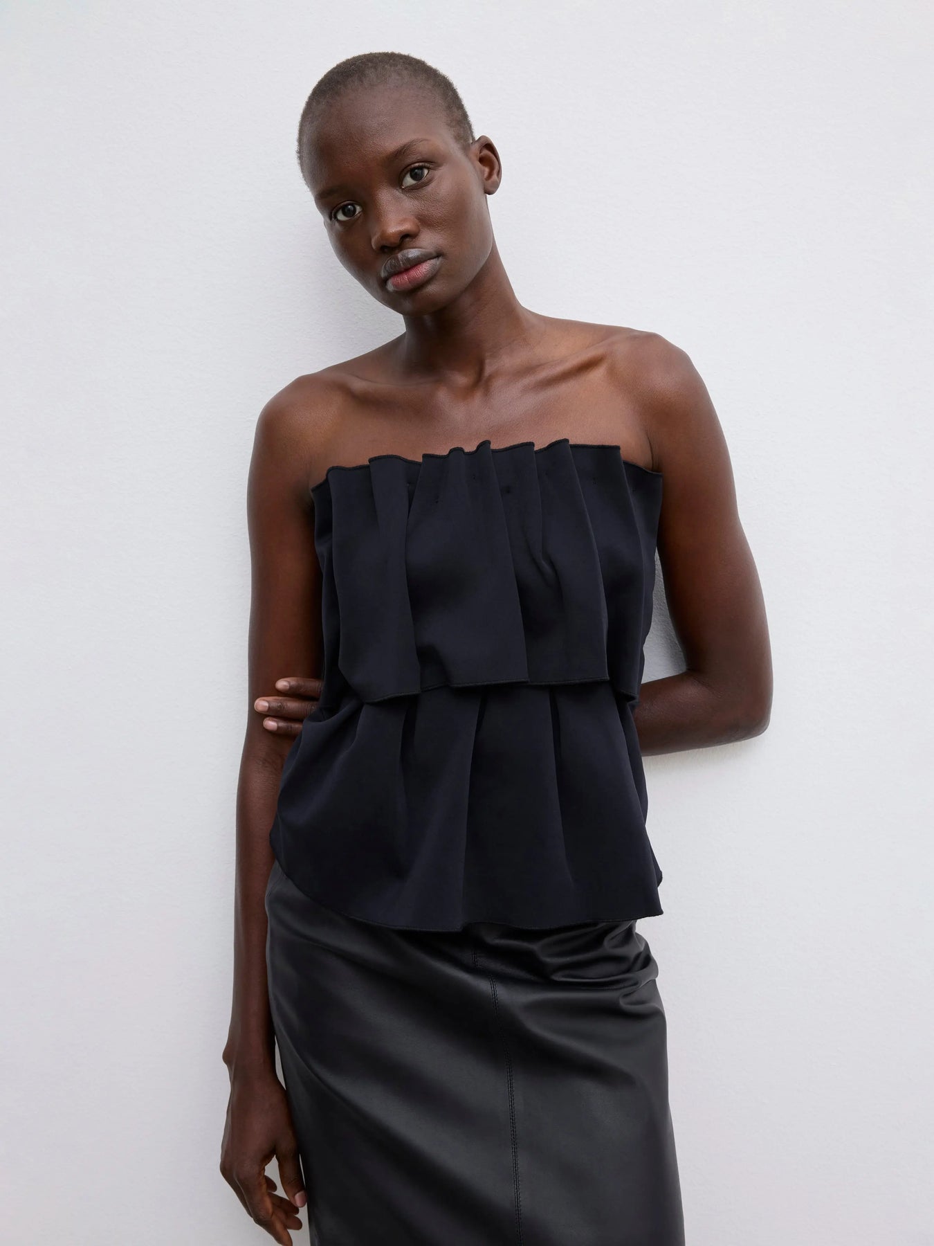Sculpted Tube Top - Svart