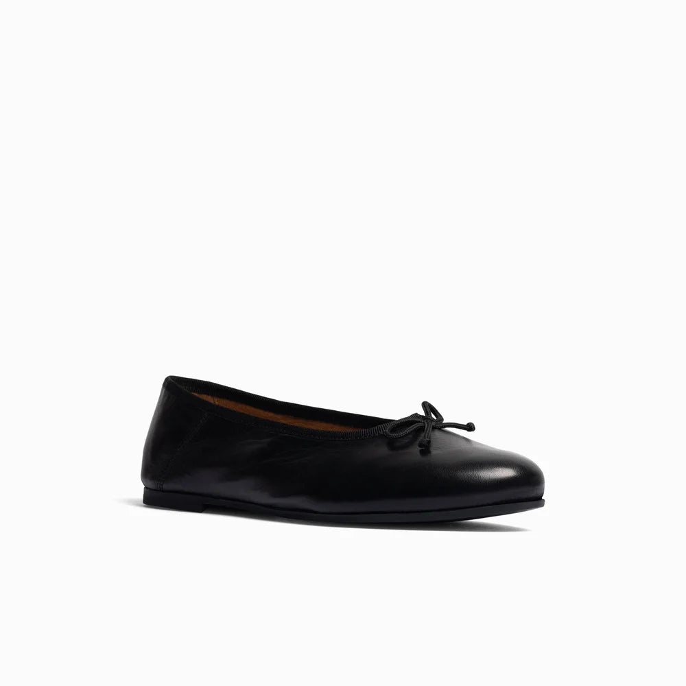 Prima - Black Leather