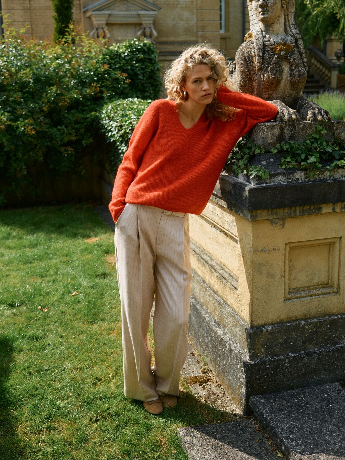 Thora V-Neck Knit - Chinese Red