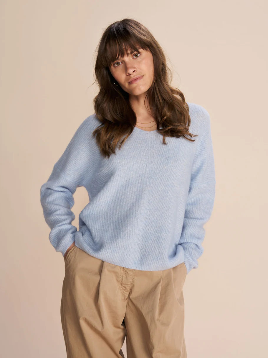 Thora V-Neck Knit - Cashmere Blue