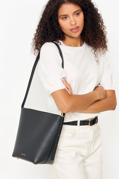 Elly Medium Bucket Bag Grained Leather - Black