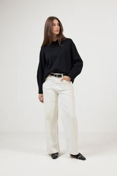 Salissy V-Neck - Black