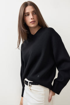 Salissy V-Neck - Black