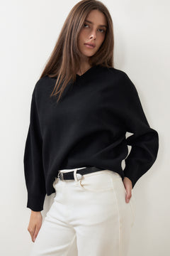 Salissy V-Neck - Black