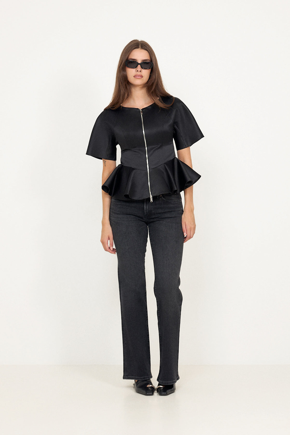 Duchesse Satin Peplum Zip Blus - Svart