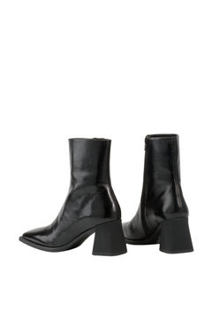 5002-060 Hedda - Black