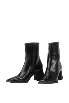 5002-060 Hedda - Black