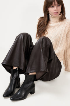 Adare - Black