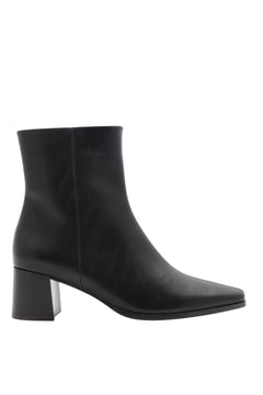 Adare - Black