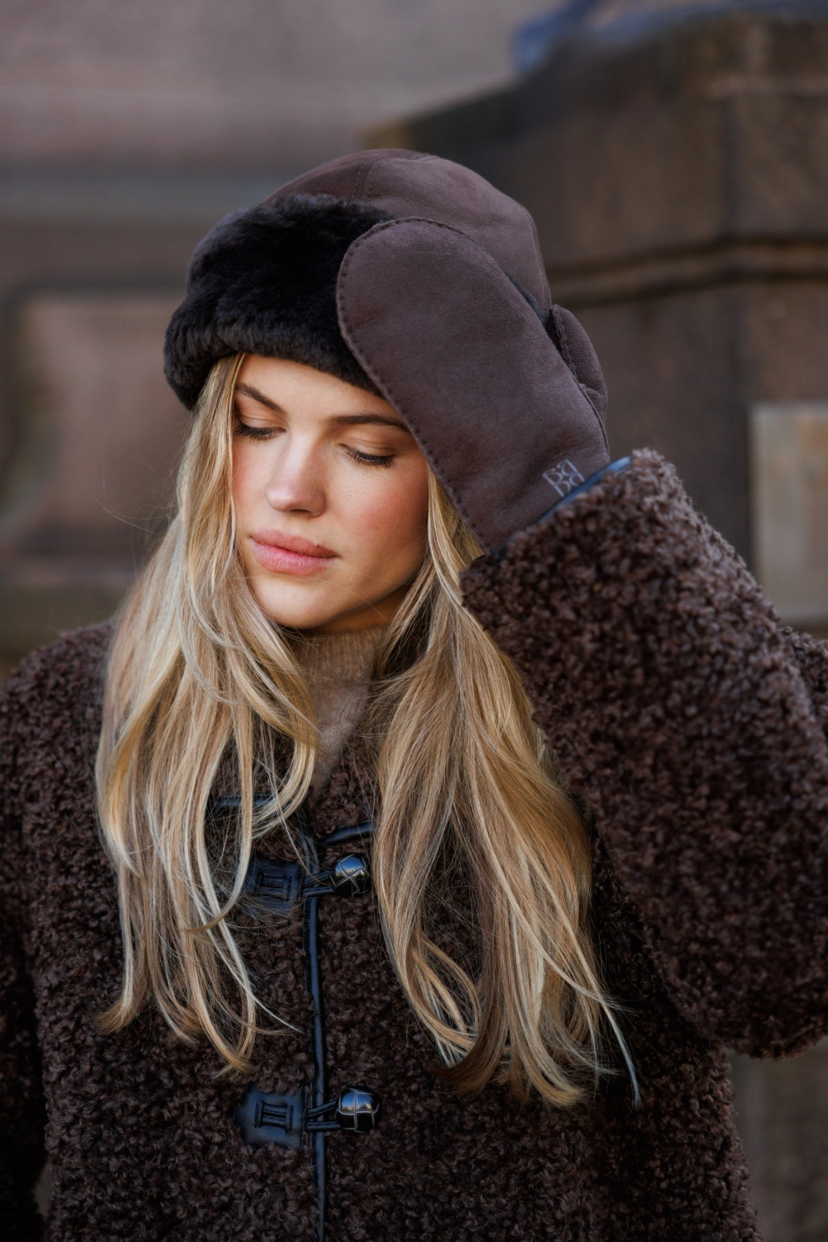 Mina Shearling Mittens - Dark Brown