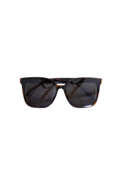 Betty - Tort/ Smoke