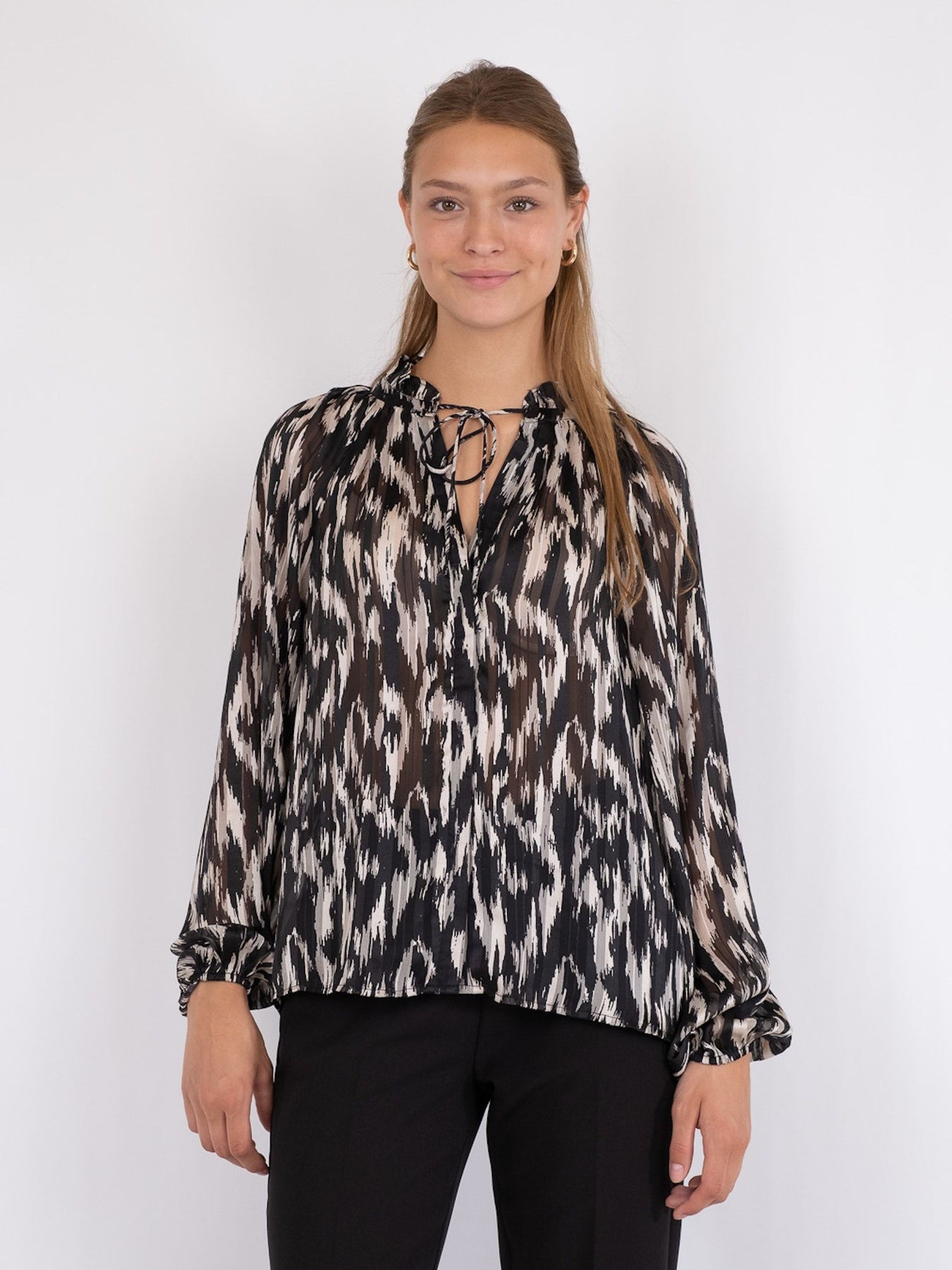 Cobie Cheer Vibe Blouse - Black
