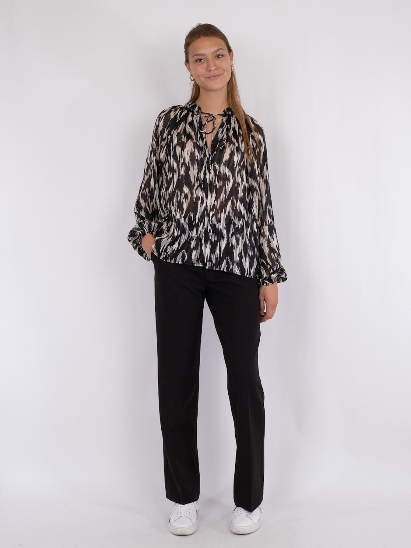 Cobie Cheer Vibe Blouse - Black