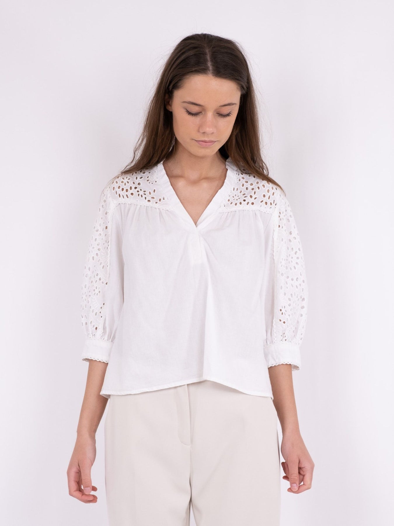 Kita Embroidery Blouse - White