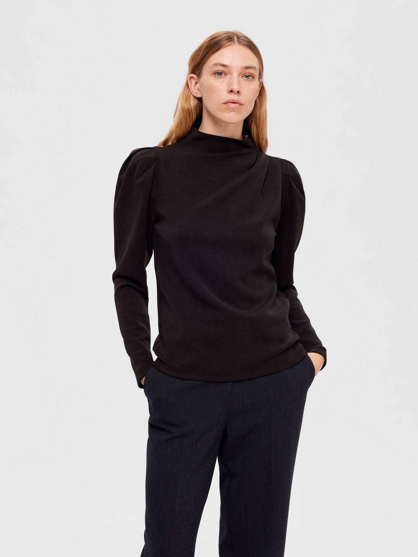 Fenja LS T-Neck Top - Svart