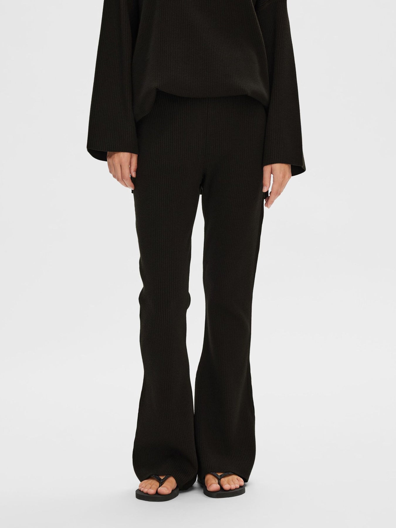 Karo Flared Knit Pants Ex - Black