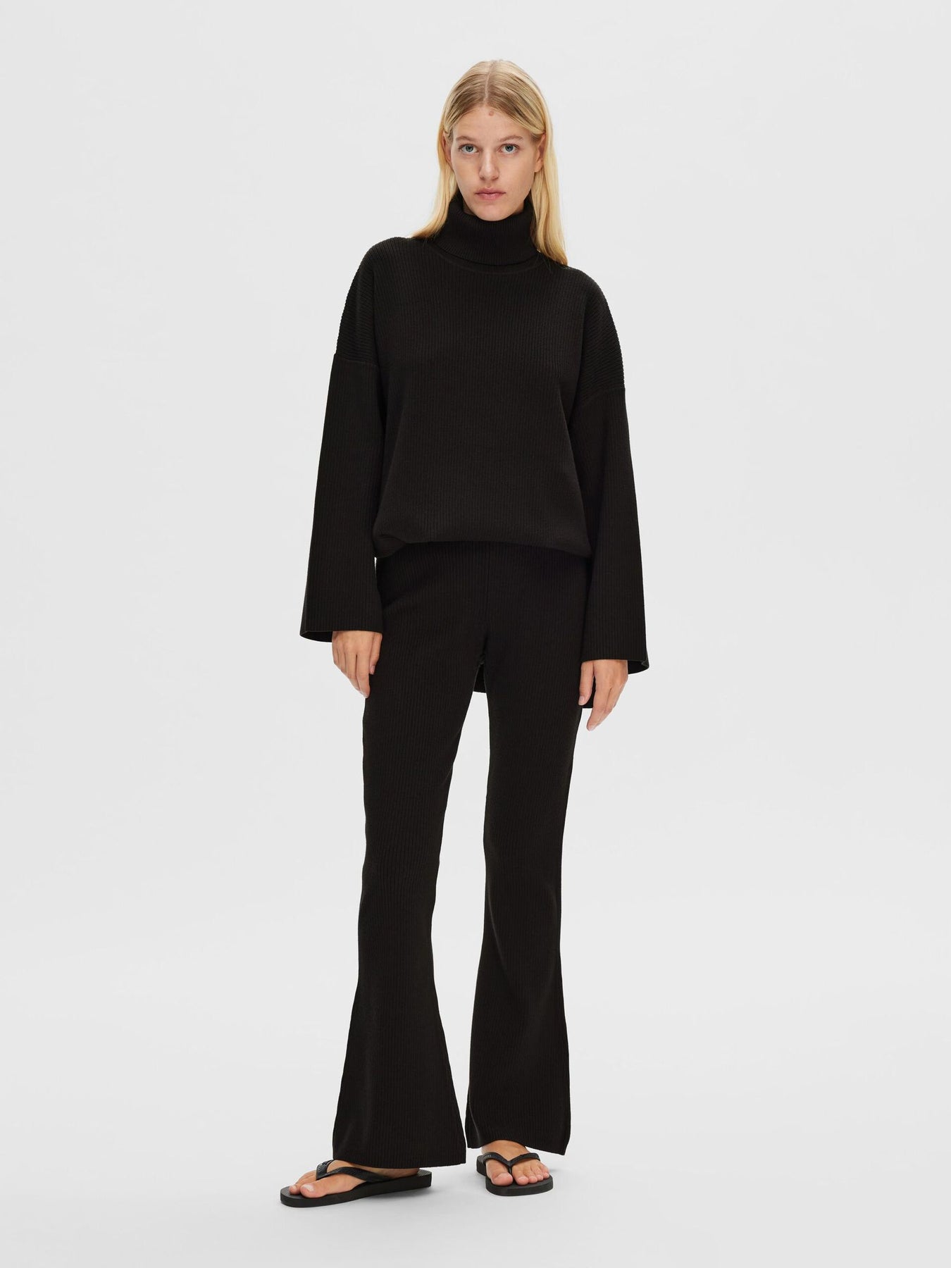 Karo Flared Knit Pants Ex - Black
