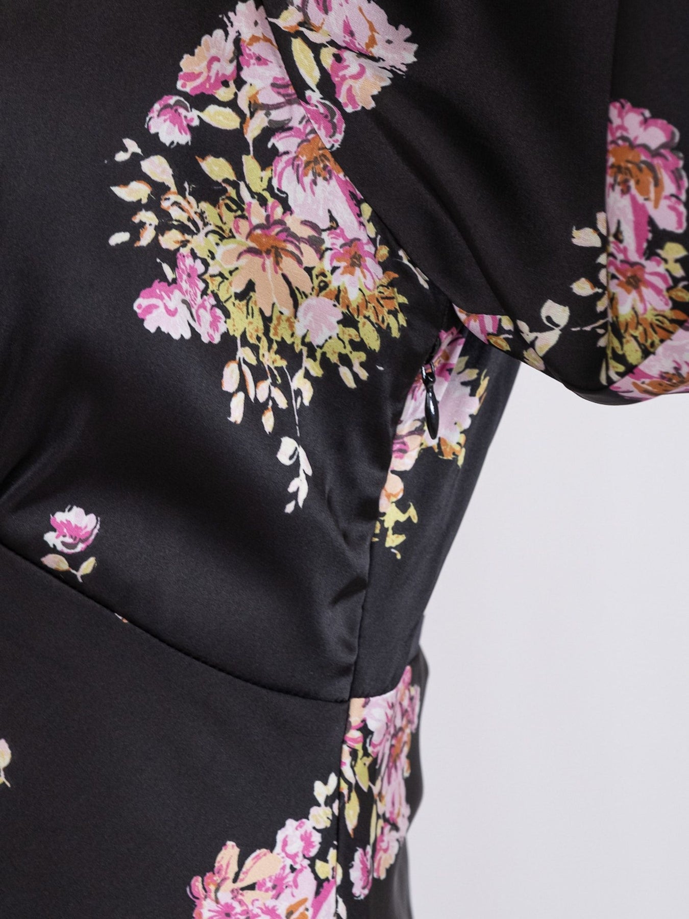 Ilba Flower Bunch Dress - Black