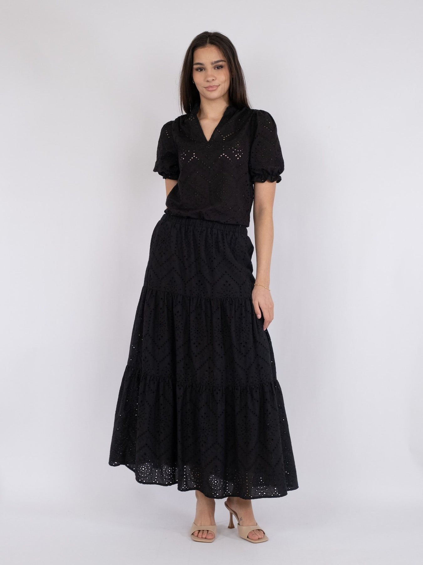 Rana Embroidery Skirt - Black