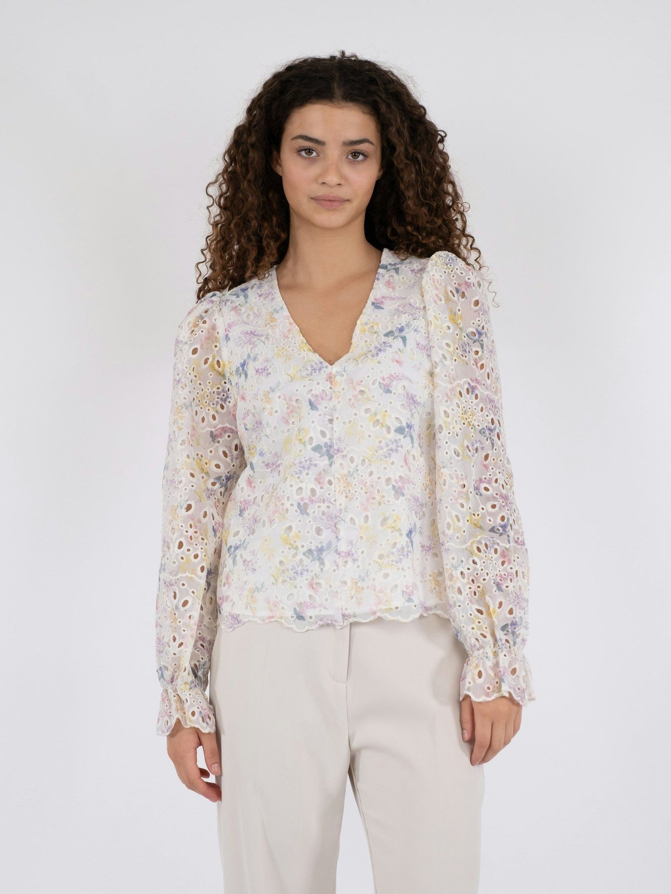 Candice Embroidery Blouse - Creme