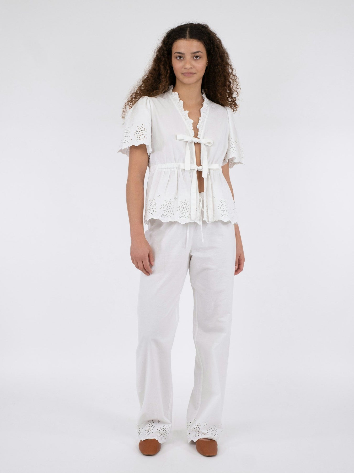 Satsi Embroidery Blouse - White