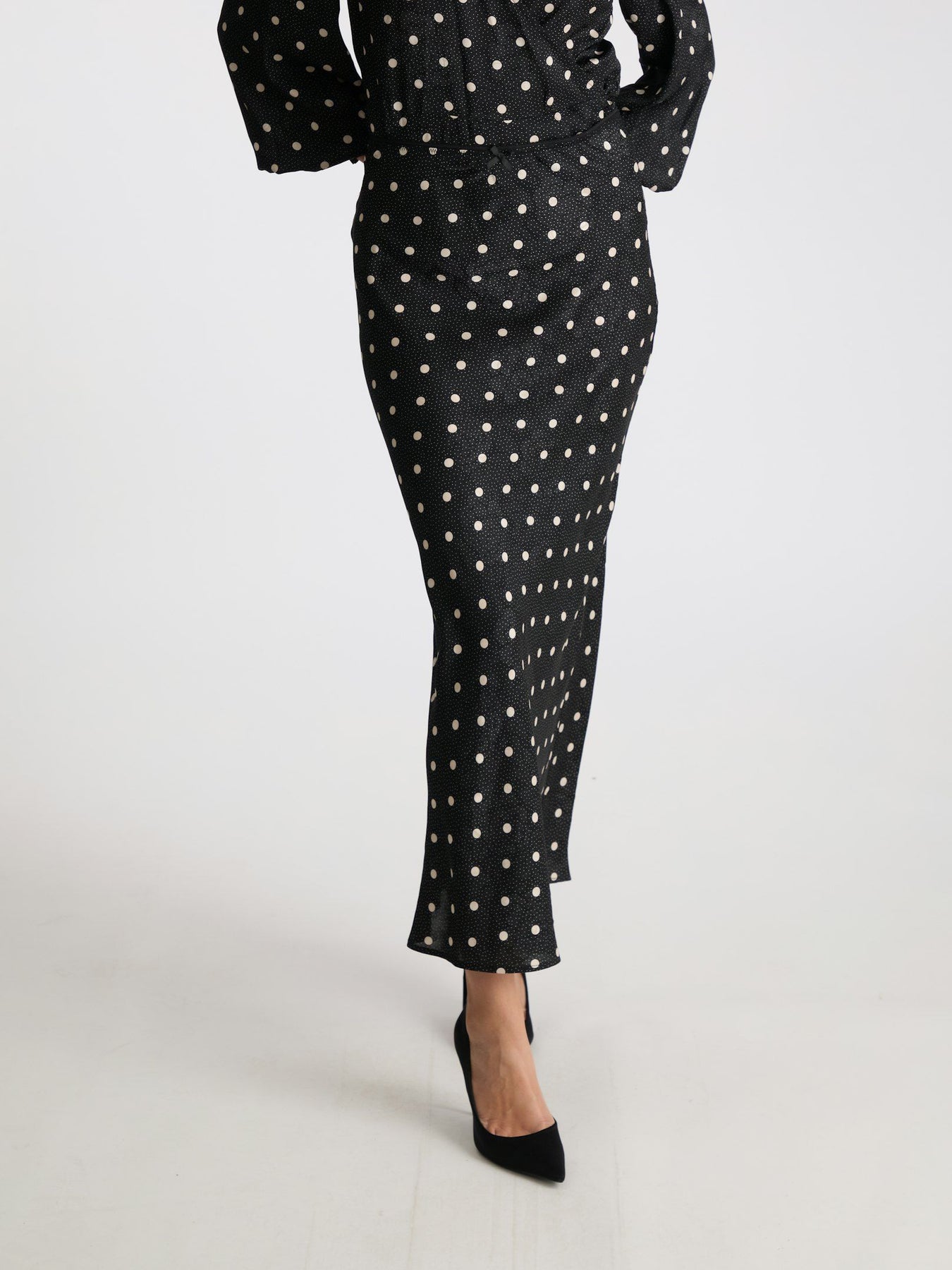 Lola Retro Dot Long Skirt - Black