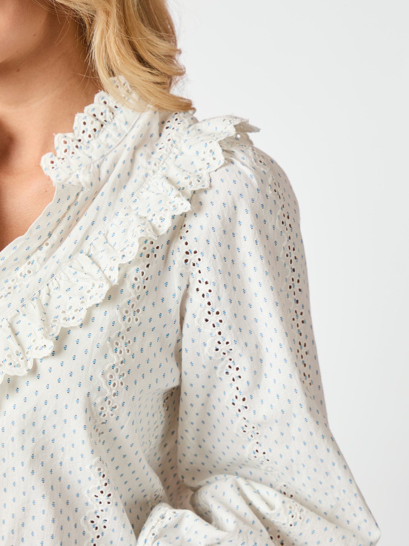 Degas Embroidery Blouse - Off White