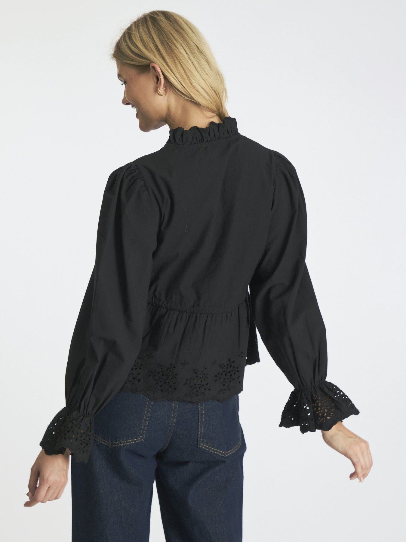 Matsi Embroidery Blouse - Black