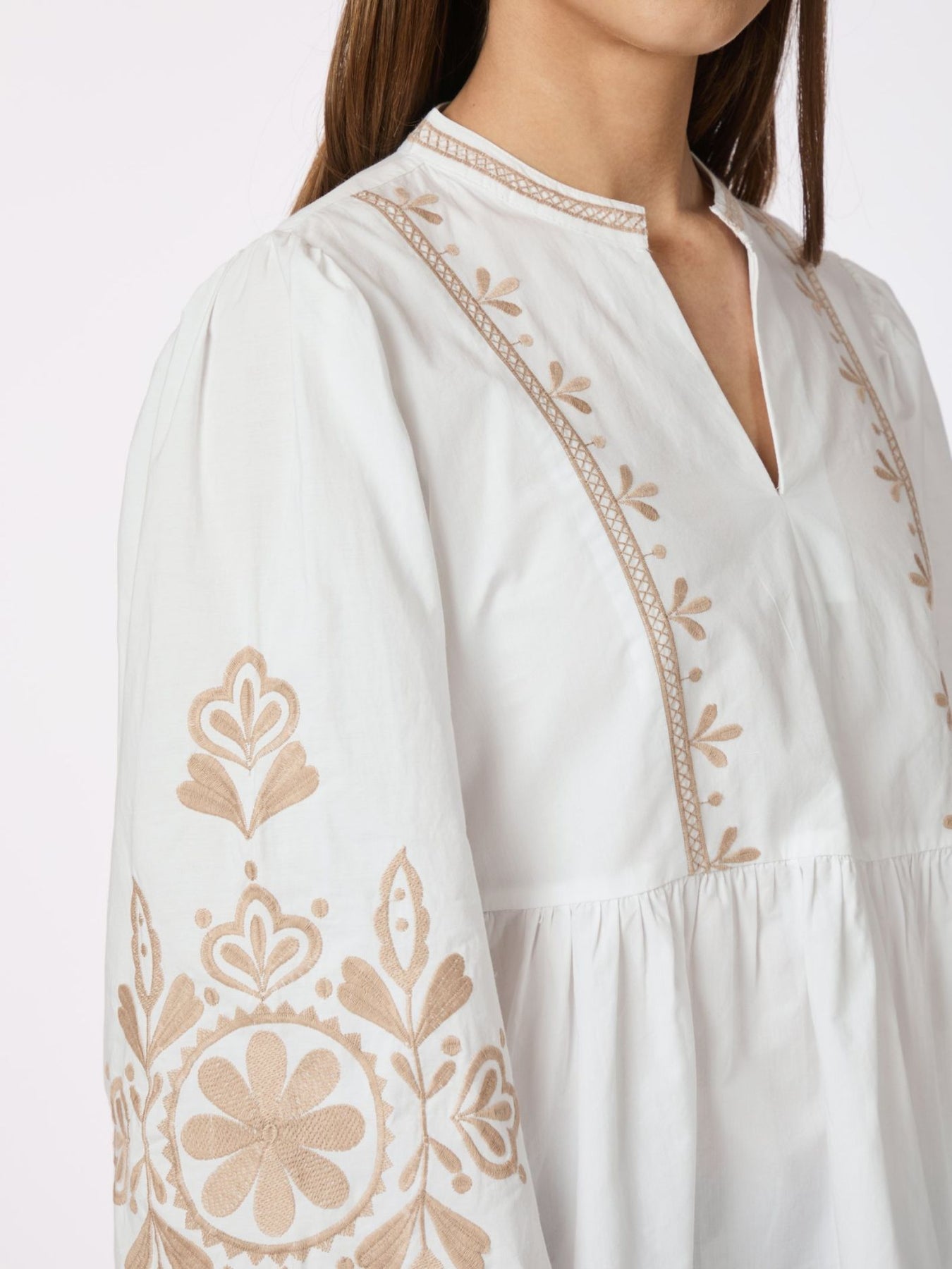 Ginia Emb Blus - Off White