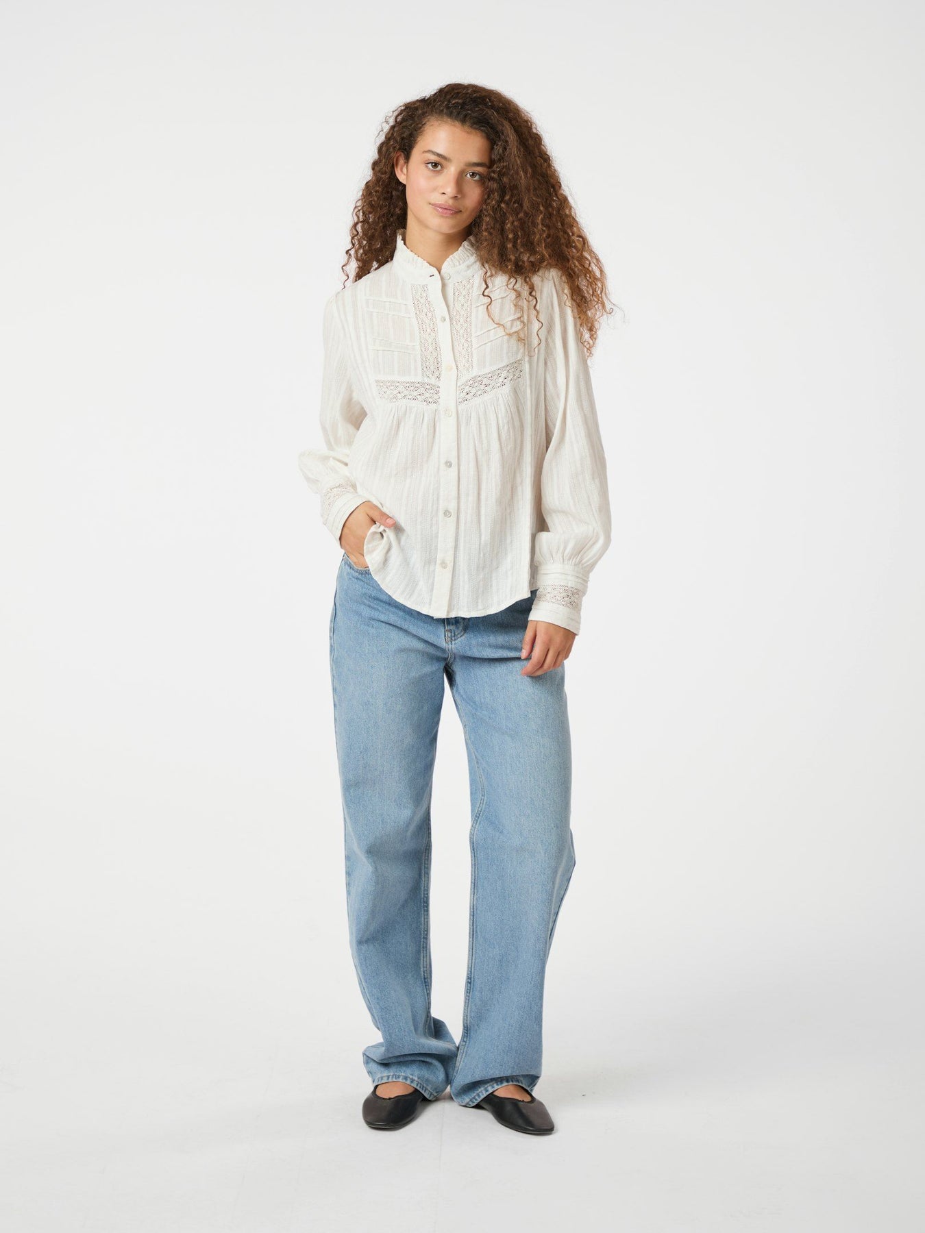 Bria Dobby Blus - Off White