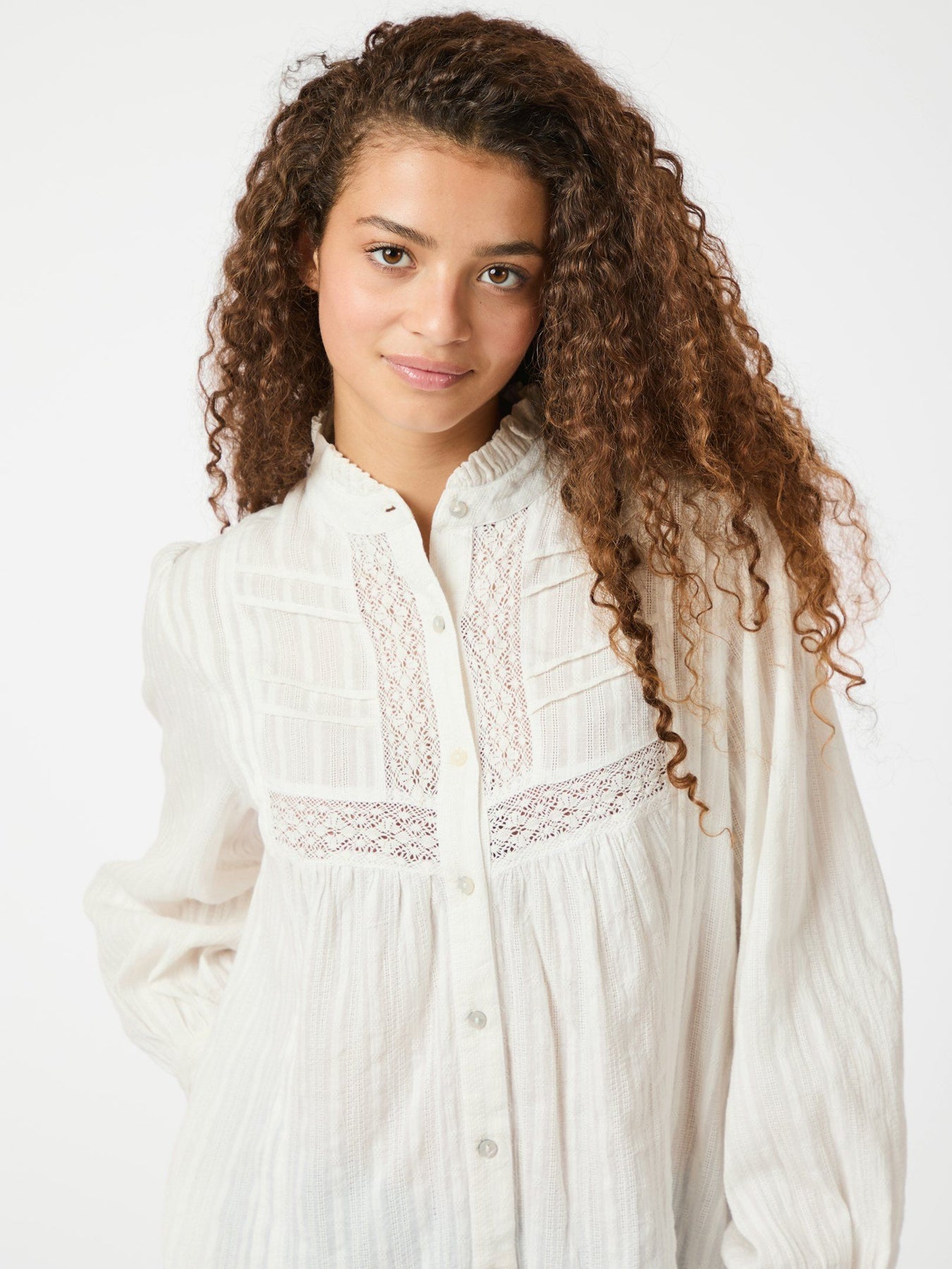 Bria Dobby Blus - Off White