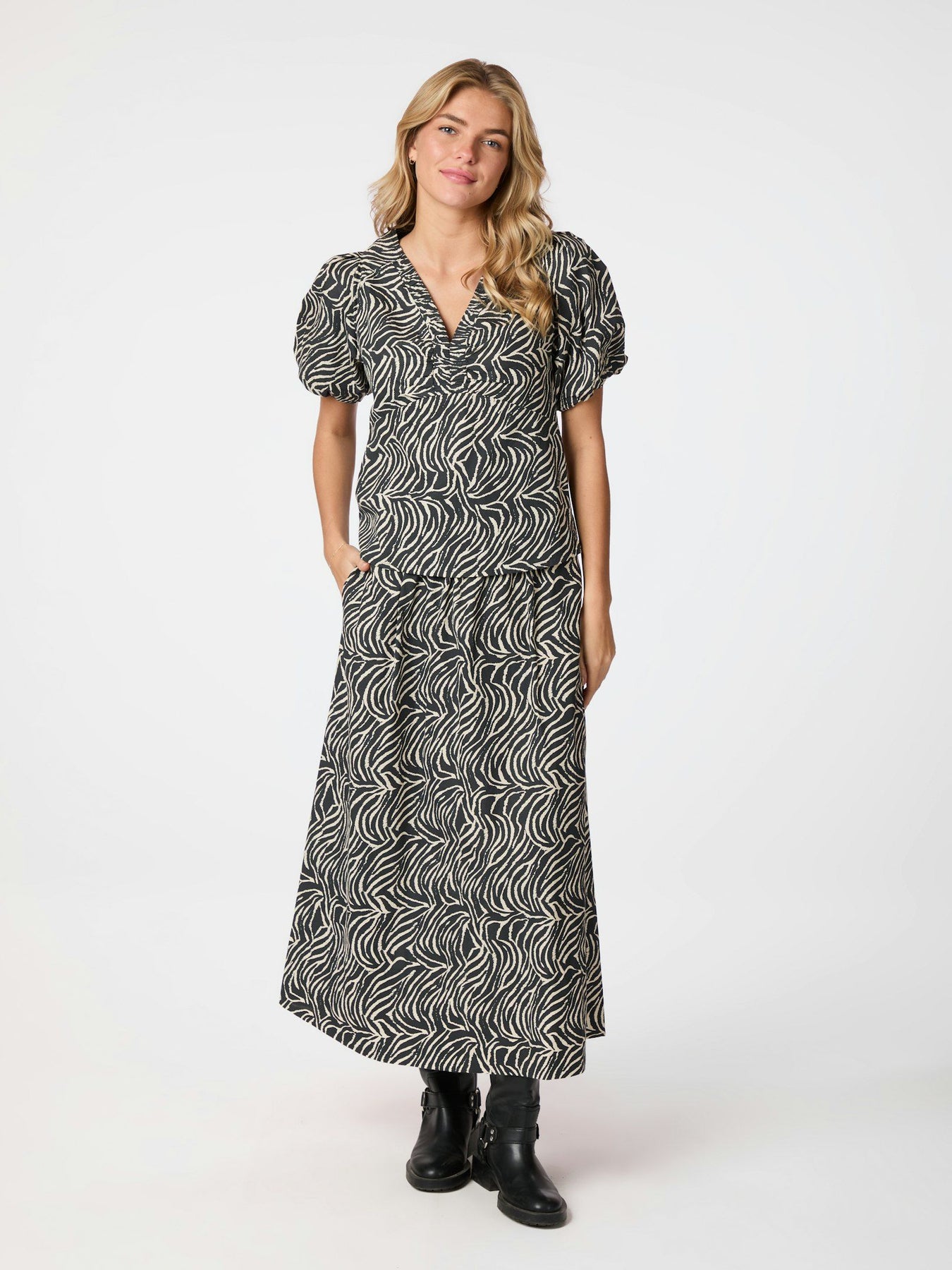 Irina Zebra Blus - Svart