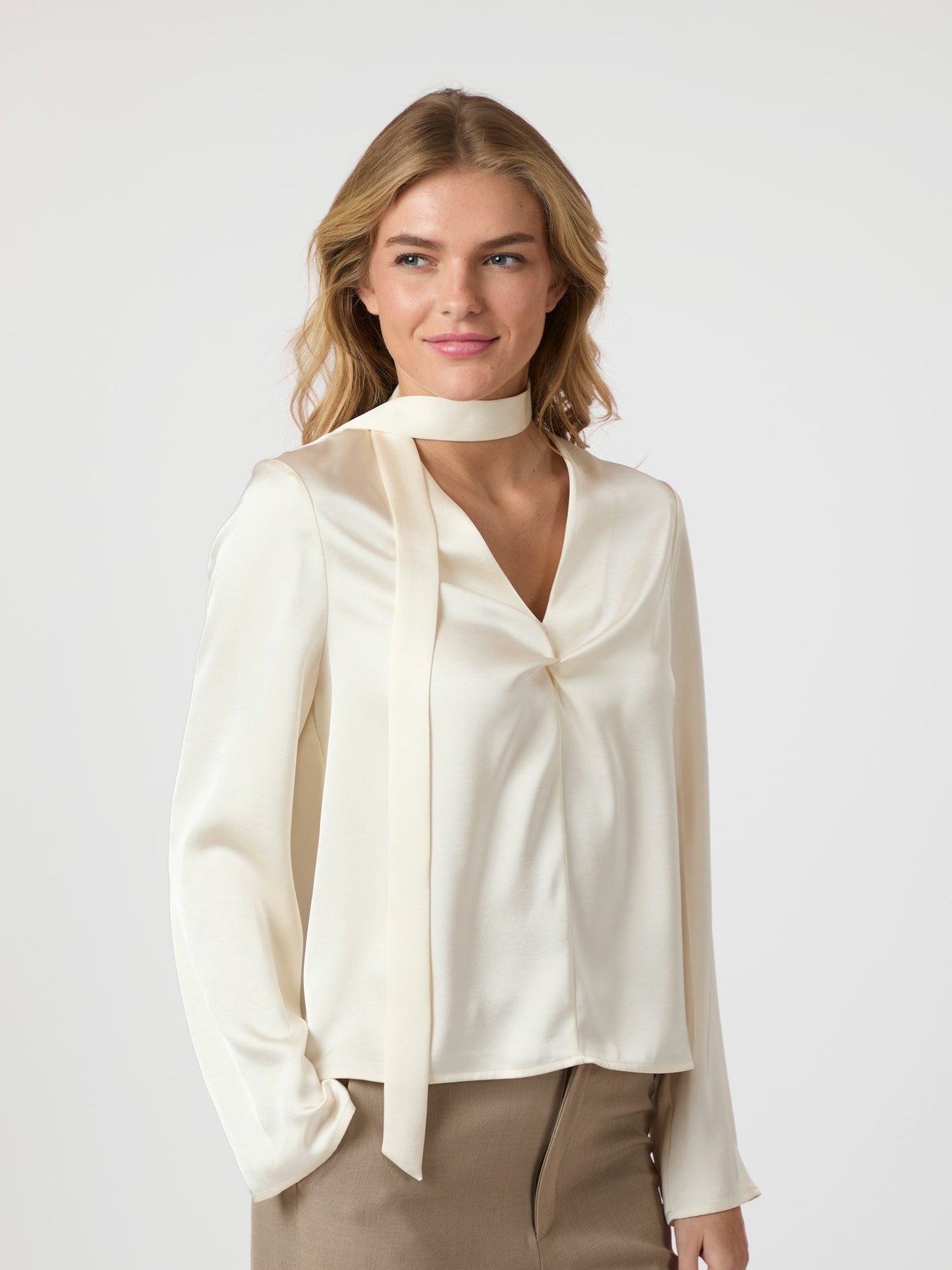 Neo Noir Susanna Heavy Sateen Blus - Pearl